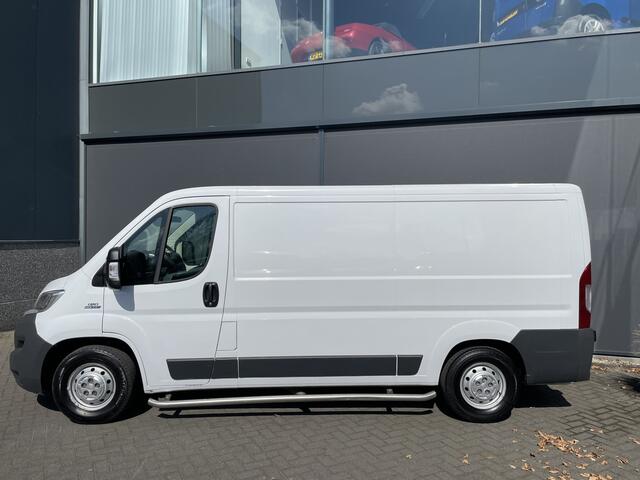 Fiat DUCATO 33 2.3 MultiJet L2H1 Airco - Trekhaak - Luchtvering - Bluetooth - Park.sensoren Achter - Side bars - 2 zitpl.RV - zijwand betim. - Laadvloer - tussenschot V