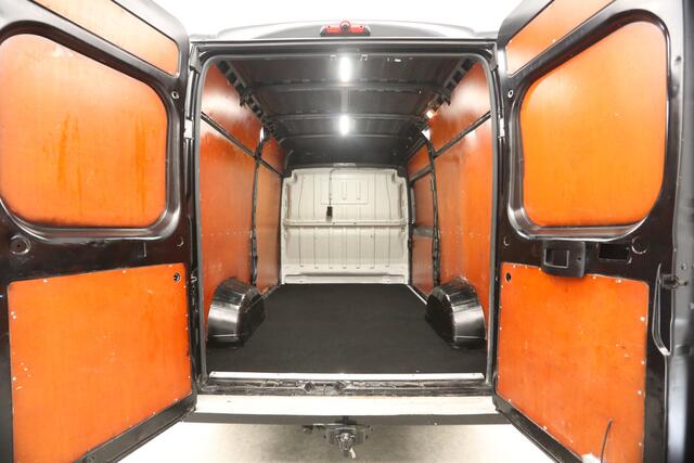 Fiat DUCATO 30 2.3 MultiJet L2H2 Automaat Airco Camera Cruise Navigatie 3 Persoons Elektrpakket Trekhaak