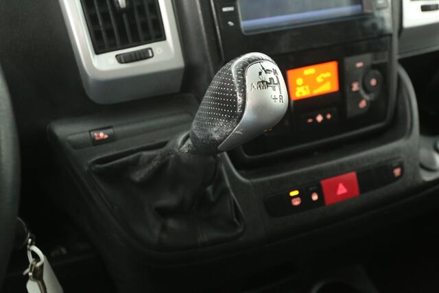 Fiat DUCATO 30 2.3 MultiJet L2H2 Automaat Airco Camera Cruise Navigatie 3 Persoons Elektrpakket Trekhaak