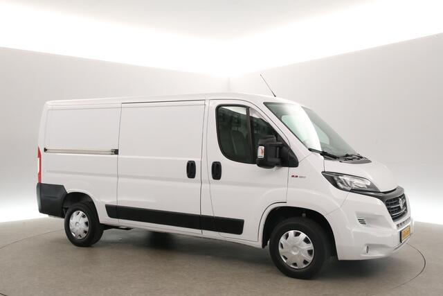 Fiat DUCATO 30 2.3 MultiJet L2H1 Airco Camera Cruise LED Navigatie 3 Persoons