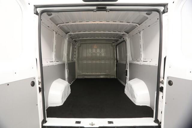 Fiat DUCATO 30 2.3 MultiJet L2H1 Airco Camera Cruise LED Navigatie 3 Persoons