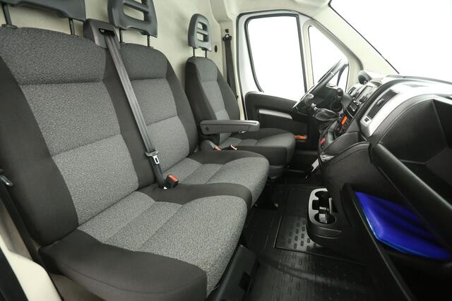 Fiat DUCATO 30 2.3 MultiJet L2H1 Airco Camera Cruise LED Navigatie 3 Persoons