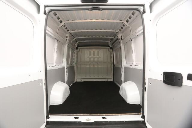 Fiat DUCATO 30 2.3 MultiJet L2H2 Airco Camera Cruise Navigatie 15"LMV 3 Persoons Elektrpakket