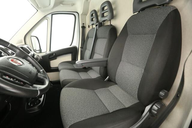 Fiat DUCATO 30 2.3 MultiJet L2H2 Airco Camera Cruise Navigatie 15"LMV 3 Persoons Elektrpakket