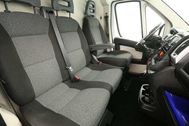 Fiat DUCATO 30 2.3 MultiJet L2H2 Airco Camera Cruise Navigatie 15"LMV 3 Persoons Elektrpakket