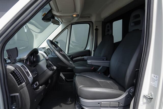 Fiat DUCATO Horsetruck | Dubbele cabine 5-Persoons | 2-Paards | Theault | Trekhaak | Achteruitrijcamera | 16'' | Chalk Grey