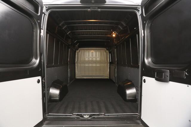 Fiat DUCATO 33 2.3 MultiJet L3H2 Airco Camera Cruise Navigatie 3 Persoons Elektrpakket Trekhaak