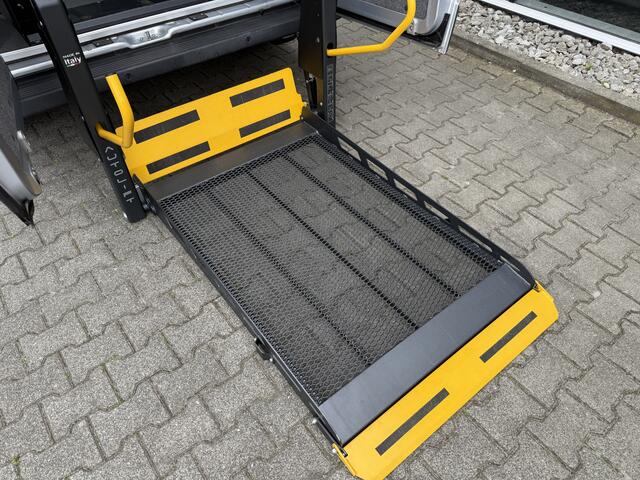 Fiat DUCATO 3+1 Rolstoelbus 33 2.3 MultiJet L2H2 Automaat (Mooie ruime rolstoelbus met automaat!)