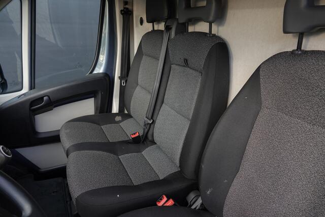Fiat DUCATO L3H2 2.3 MultiJet 131Pk | 33 | Stoel-Bank | Achteruitrijcamera | Trekhaak | Sidebars | Slate Grey