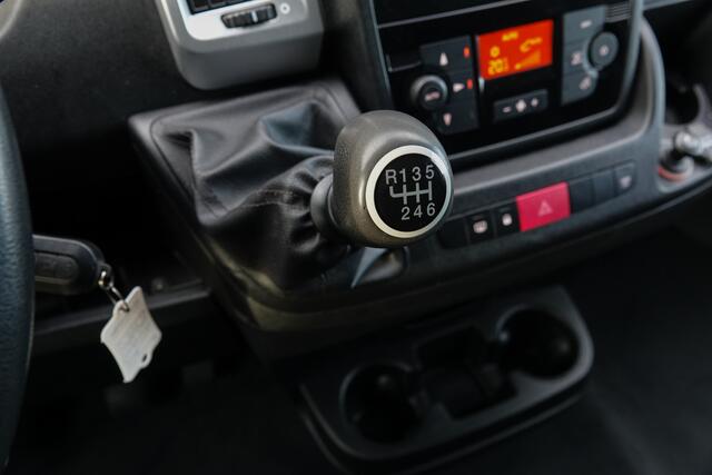 Fiat DUCATO L3H2 2.3 MultiJet 131Pk | 33 | Stoel-Bank | Achteruitrijcamera | Trekhaak | Sidebars | Slate Grey