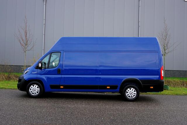 Fiat DUCATO 35H 2.3 MultiJet L4H3 Automaat |1e eigenaar |BPM vrij |160 pk |Camera |Climate control |2e airbag |Trekhaak |Mooie camperbasis |Standkachel |Ramen |Betimmering |Bluetooth