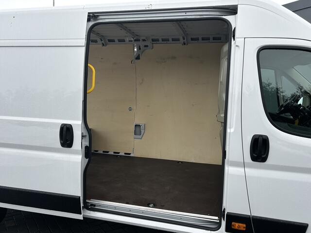 Fiat DUCATO 3.5T 2.2 MJ MAXI 180 PK EAT8 AUTOMAAT / L4H2 / NIEUWSTAAT / 7.694 KM !! / CAMERA / AIRCO / CRUISE / 3.000 KG AHG