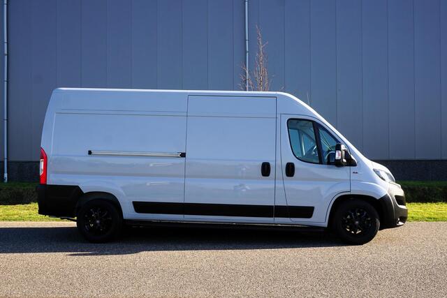 Fiat DUCATO 35H 2.3 MultiJet L3H2 in Topstaat |Automaat |EURO6 |160 pk |3500 KG |Grijs |Camera |Cruise |Navi |Clima |Trekhaak |Dode-hoek sensoren