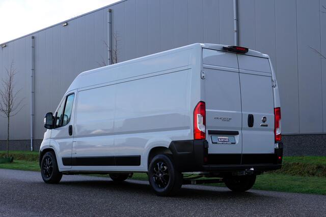 Fiat DUCATO 35H 2.2 MultiJet L3H2 in Topstaat |180 pk |Automaat |Expeditie Grijs |Camera |Cruise |Navi |Nieuwe model |Trekhaak |Digitaal dashboard |Carplay |3500 KG |1e eigenaar