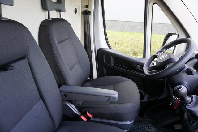 Fiat DUCATO 35H 2.2 MultiJet L4H2 180 pk |in topstaat |1e eigenaar |Grijs |Cruise |Climate control |Carplay |Trekhaak |Parkeersensoren |3500 KG |Mooie camperbasis