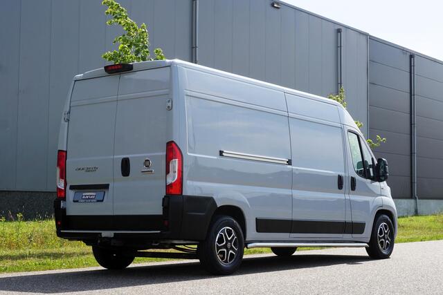 Fiat DUCATO 35H 2.3 MultiJet L3H2 in Topstaat |1e eigenaar |Automaat |Grijs |160 pk |3500 KG |2e airbag |Camera |Cruise |Navi |Climate control |Trekhaak |EURO6