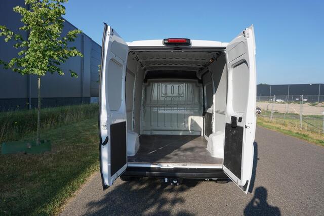 Fiat DUCATO 2.2 MultiJet 140 L2H2 3.5t Automaat in Topstaat |Trekhaak |Camera |Cruise |Navi |Carplay |Digitaal dashboard |Climate control |140 pk |Betimmering |1e eigenaar