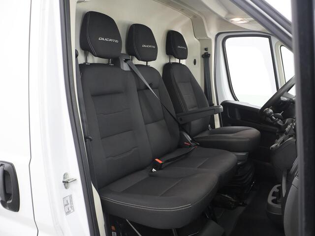Fiat DUCATO 35 | 140 PK | 2.2 MultiJet | L3 H2 | Schuifdeur Links | Airco | Trekhaak | Parkeercamera |