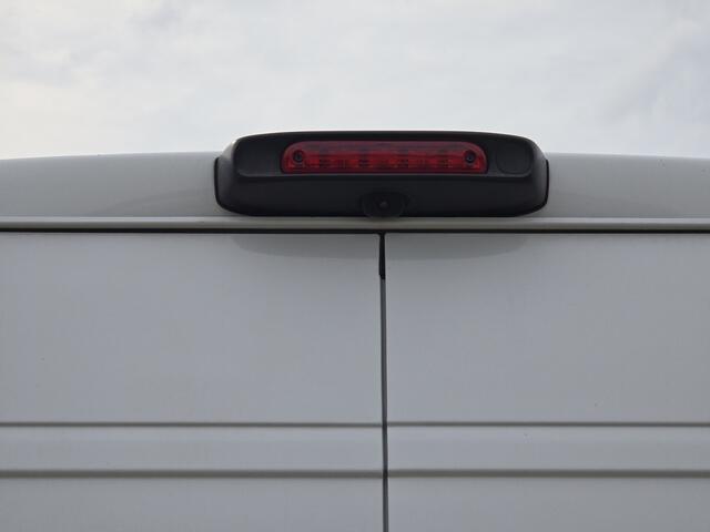 Fiat DUCATO 2.2 MultiJet L2H2 3.5T - 140 Pk - Euro 6 - Groot Scherm - Navi - ParkeerCamera