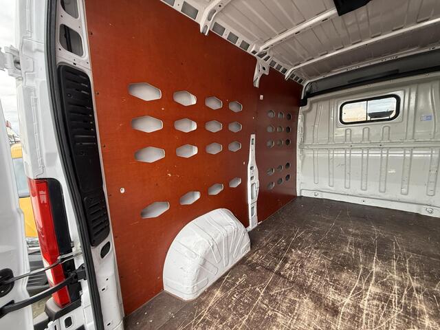 Fiat DUCATO 33 2.3 MultiJet L2H2 AUTOMAAT EURO-6 CAMERA NAVI