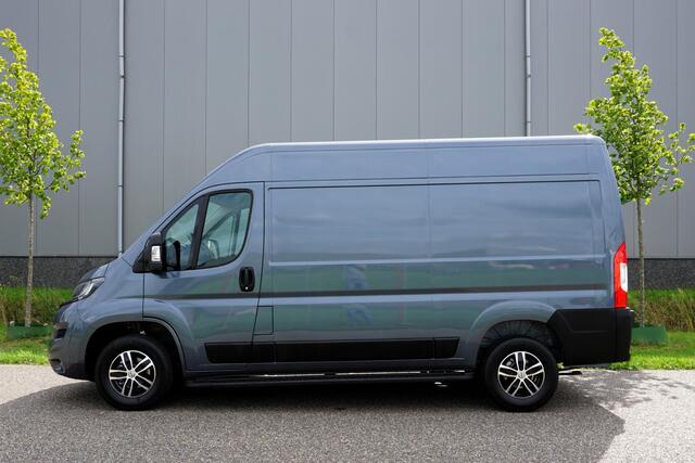Fiat DUCATO 35 2.2 MultiJet L2H2 in Nieuwstaat |Trekhaak |Camera |Dode-hoek sensoren |Cruise |Carplay |Android auto |3500 KG |1e eigenaar |Climate control |EURO6 |140 pk |Mooie camperbasis