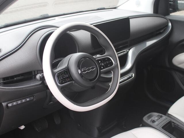 Fiat E-500 Cabrio La Prima 42 kWh | By Bocelli | Leder | 17" | Navi | Winter Pack | SEPP ¤ 2000,-
