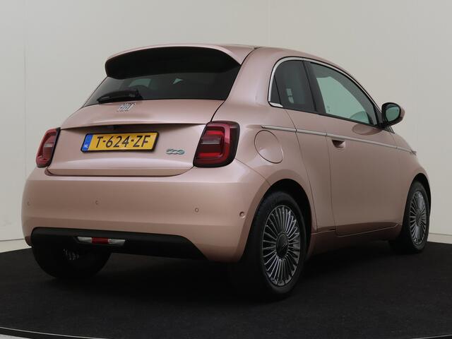 Fiat E-500 3+1 42 kWh | Parkeerhulp v+a | Camera | Stoelverwarming | Apple Carplay | FP