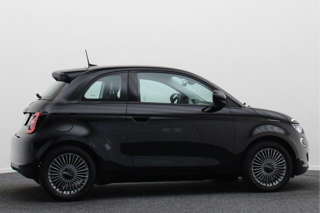 Fiat E-500 Icon 42 kWh Climate, Camera, Cruise, Apple Carplay, Verwarmde Stoelen, DAB, PDC, 16''