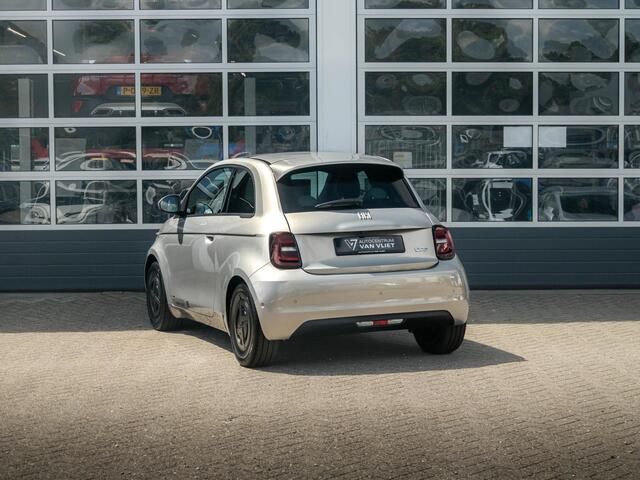 Fiat E-500 Giorgio Armani Collector's Edition 42 kWh | 18% Bijtelling | Zeer Exclusief | Beperkte Oplage !