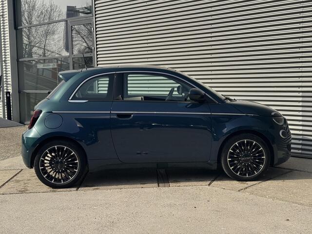 Fiat E-500 La Prima 42 kWh Fiat 500e La Prima Leder | 17" | Pack Winter | Schuif/Kantel dak | Subsidie ¤ 2.000,-