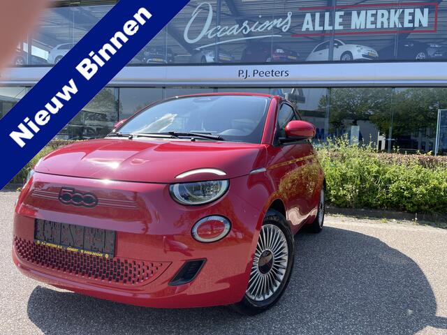 Fiat E-500 Red 42 kwh Achteruitrijcamera - Airco - Parkeersensor achter - Navigatiesysteem - Apple carplay - Cruise control - Licht metalen velgen 16 inch - Radio - Ramen elektrisch - Multifunctioneel stuurwiel - - Draadloze telefoonoplader - Led verlichting - Auto