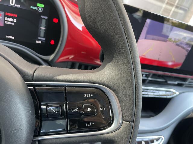 Fiat E-500 Red 42 kwh Achteruitrijcamera - Airco - Parkeersensor achter - Navigatiesysteem - Apple carplay - Cruise control - Licht metalen velgen 16 inch - Radio - Ramen elektrisch - Multifunctioneel stuurwiel - - Draadloze telefoonoplader - Led verlichting - Auto