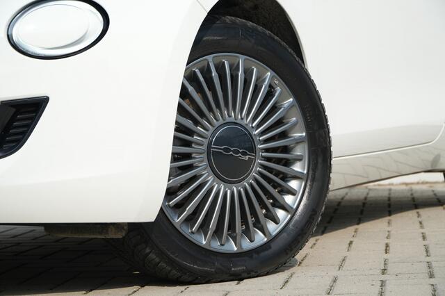 Fiat E-500 Icon 42KWH | LED | Navi | Carplay | Comfort | BTW | 16"