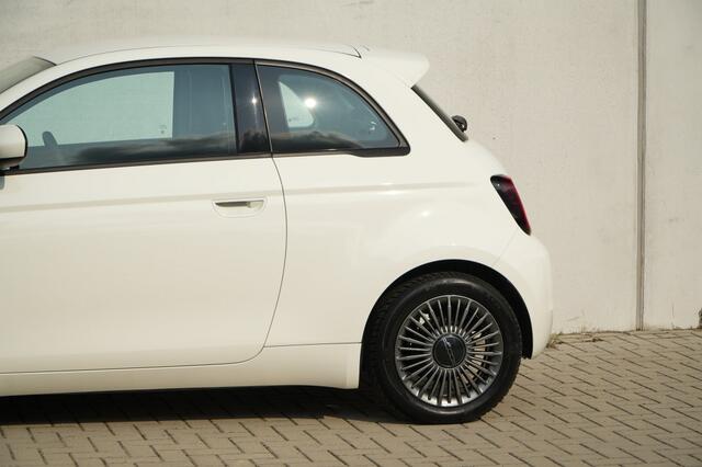 Fiat E-500 Icon 42KWH | LED | Navi | Carplay | Comfort | BTW | 16"
