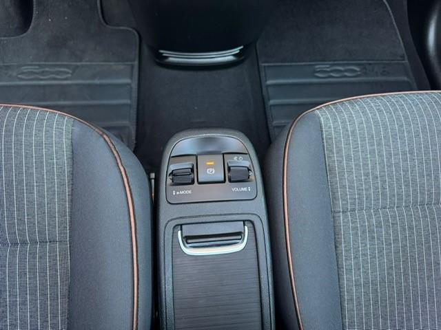 Fiat E-500 Cabrio ICON 42kWh SOH 93,8%/Acarplay/Acruise/Led/Navi/PDC/Garantie
