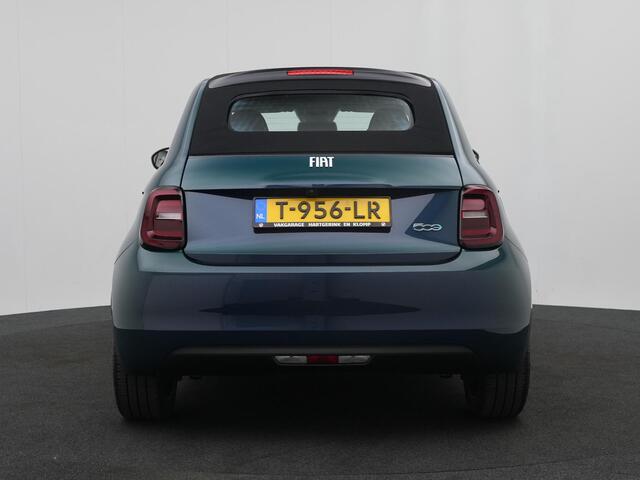 Fiat E-500 C La Prima automaat 42 kWh | Cruise Control | CarPlay | Navigatie | Parkeersensoren | Achteruitrijcamera | Stoelverwarming | LED verlichting - 16% bijtelling tot 12-2027