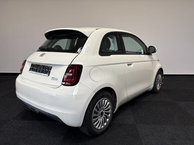 Fiat E-500 42 KWH ICON SOH 95% Car play Cruise control Lane assist