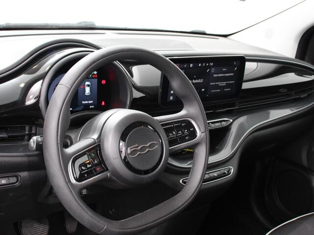 Fiat E-500 Urban 42 kWh Airco Climatronic 360 Camera Stoelverwarming Keyless Wireless CarPlay Dodehoek Assistant 85 kW Charger Actieradius 320km WLTP
