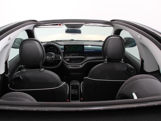 Fiat E-500 Berline 42 kWh Automaat Climate control Cruise control Achteruitrijcamera Led Navigatie Apple Carplay/ Android Auto Lichtmetalen velgen Stoelverwarming