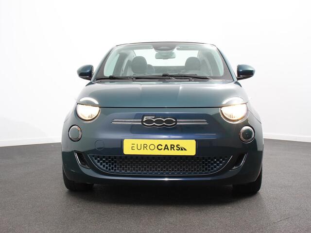 Fiat E-500 Berline 42 kWh Automaat Climate control Cruise control Achteruitrijcamera Led Navigatie Apple Carplay/ Android Auto Lichtmetalen velgen Stoelverwarming