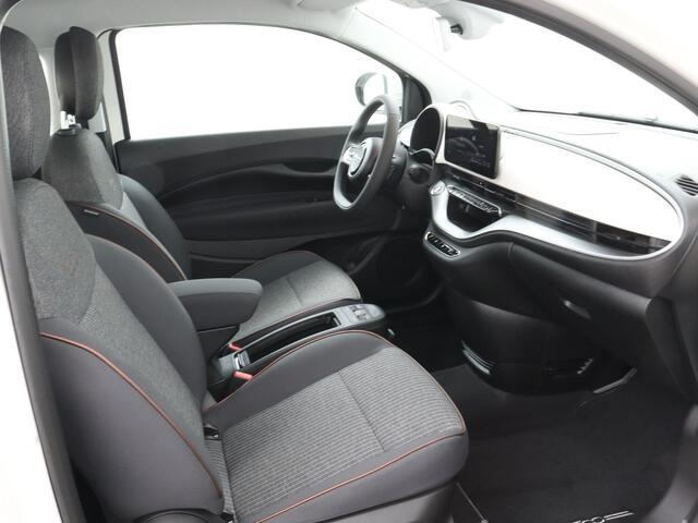 Fiat E-500 Icon 42 kWh | Navigatie | Winterpack Stoelverwarming | Comfort pack | 17 inch |