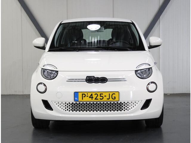 Fiat E-500 Icon 42 kWh 118PK | 2de Eigenaar | AppleCarplay/AndroidAuto | Climate Control | Navigatie | Cruise Control | Keyless | LED | Isofix | Parkeersensoren | DAB Radio |