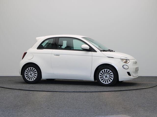Fiat E-500 Icon | 320km WLTP | 85KWh Snelladen | Cruise control | Apple Carplay & Android Auto |