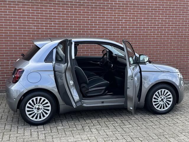 Fiat E-500 3+1 42 kWh CLIMA CARPLAY CAMERA STOELVW PDC DAB