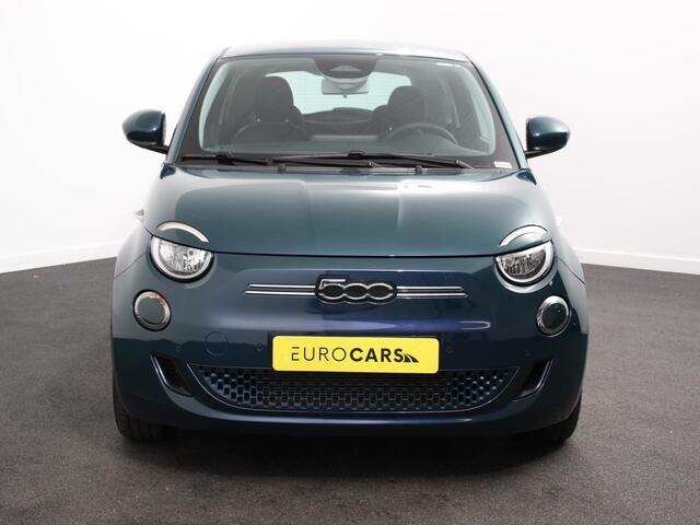 Fiat E-500 Berline 42 kWh Automaat Climate control Cruise control Achteruitrijcamera Led Navigatie Apple Carplay/ Android Auto Lichtmetalen velgen Stoelverwarming