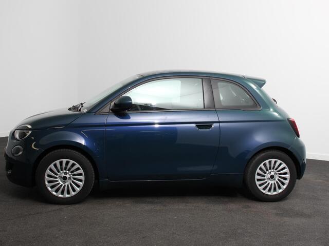 Fiat E-500 Berline 42 kWh Automaat Climate control Cruise control Achteruitrijcamera Led Navigatie Apple Carplay/ Android Auto Lichtmetalen velgen Stoelverwarming