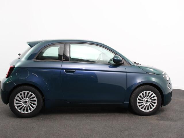 Fiat E-500 Berline 42 kWh Automaat Climate control Cruise control Achteruitrijcamera Led Navigatie Apple Carplay/ Android Auto Lichtmetalen velgen Stoelverwarming