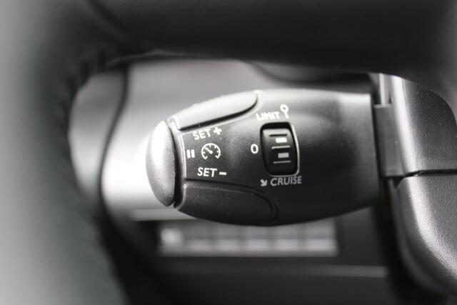 Fiat E-Doblo 136 L2 50 kWh | Airco | Navi | Reservewiel | Cruise | Klaptafels achterzijde voorstoelen | Comfort connect pakket |