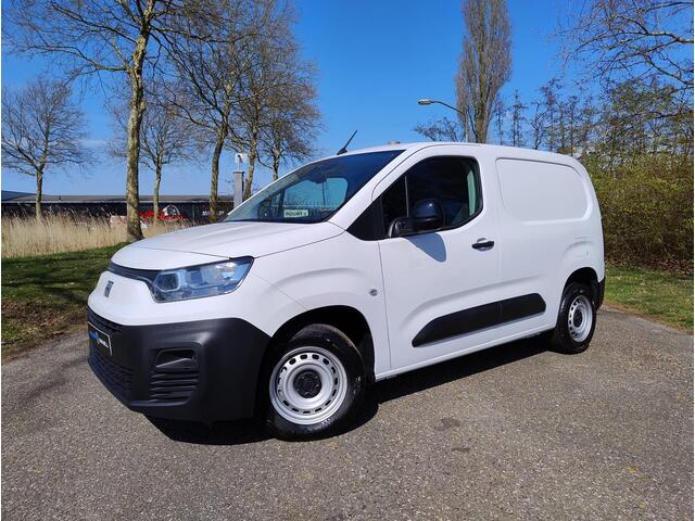 Fiat E-Doblo L1 50 kWh 136pk | 343 km WLTP | Multimedia | Apple Carplay | Android Auto | Achteruitrijcamera | Parkeersensoren achter | Bestuurdersstoel comfort | Nieuw te bestellen | 3 maanden levertijd | van ¤29.559 voor ¤28.285 ex. BTW