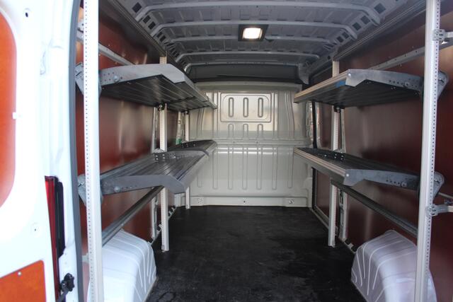 Fiat E-Ducato 3.5T L3H2 79 kWH AUTOMAAT | NAVIGATIE | CLIMATE CONTROL | PARKEERSENSOREN | ACHTERUITRIJ CAMERA | DODEHOEK DETECTIE | LANE ASSIST | LEDER STUURWIEL | BUMPERS IN CARROSERIE KLEUR |